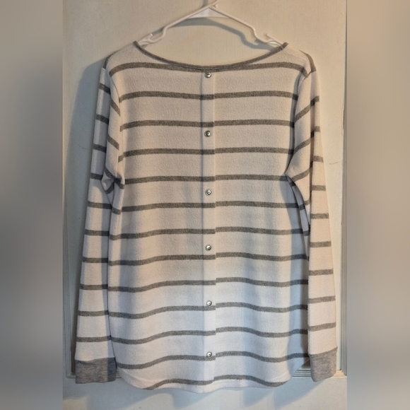 PINK CLOVER | Kamie Button Back Brushed Knit Top | Size: Medium | Striped - Picture 5 of 9